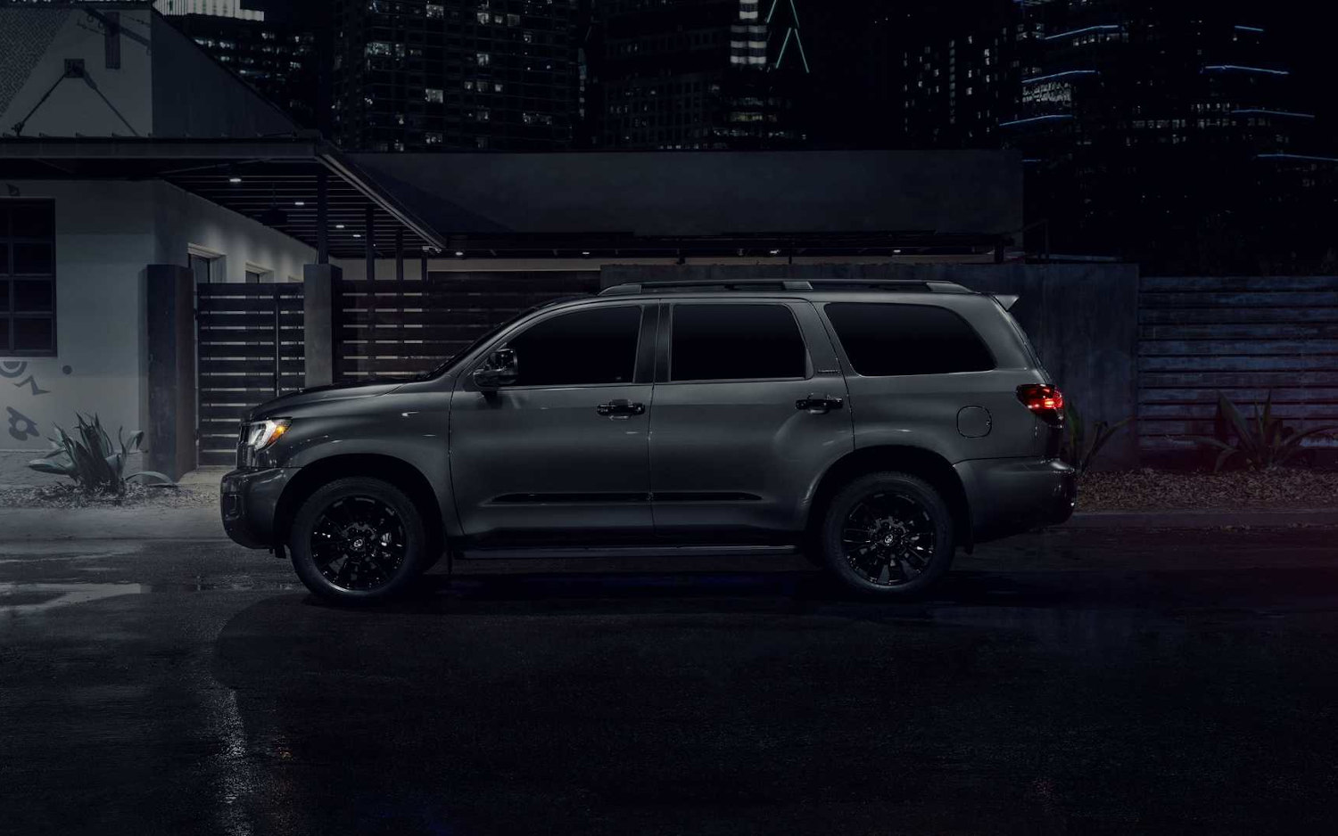 Comparison Lexus GX 460 Luxury 2020 vs Toyota Sequoia Nightshade